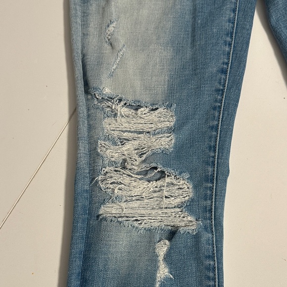 American Eagle Outfitters Light Blue Distressed Skinny Jeans - Picture 5 of 11